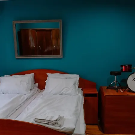 Cozy & Quiet Warna